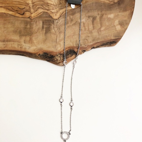 Express silver triangle rhinestone necklace - Picture 3 of 3